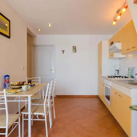 In 39221 Apartment *